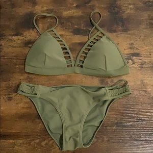 NWOT- 2-pice Women’s swim suit/bathing suit